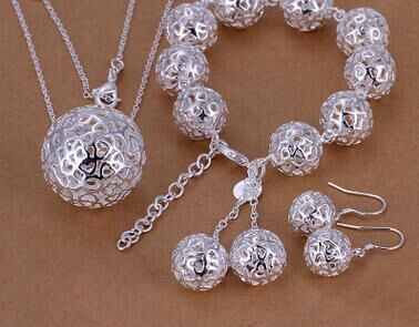 Silver-Plated 3D Ball Pendant Necklace
